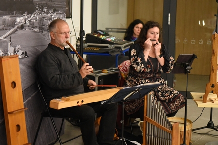 Literarno-glasbeni vecer srednji vek 09